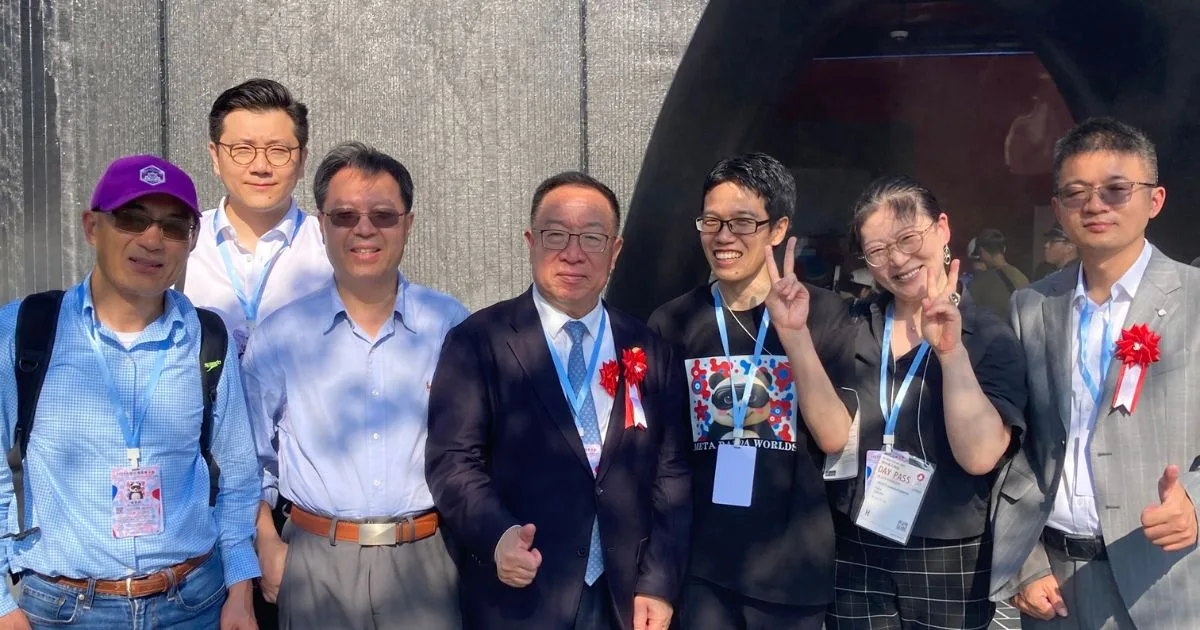 EXPO2025 いのちの未来|国際メタバース協会・国際大会の登壇者と公式訪問の集合写真(石黒浩先生招待)
